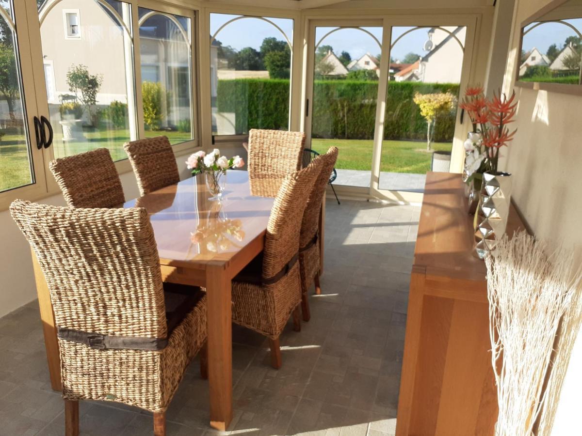 Gite "Au P'Tit Tourois" De Plain-Pied Tout Confort Avec Veranda Proche D'Omaha Beach Et De Bayeux Accueillant Les Animaux 外观 照片