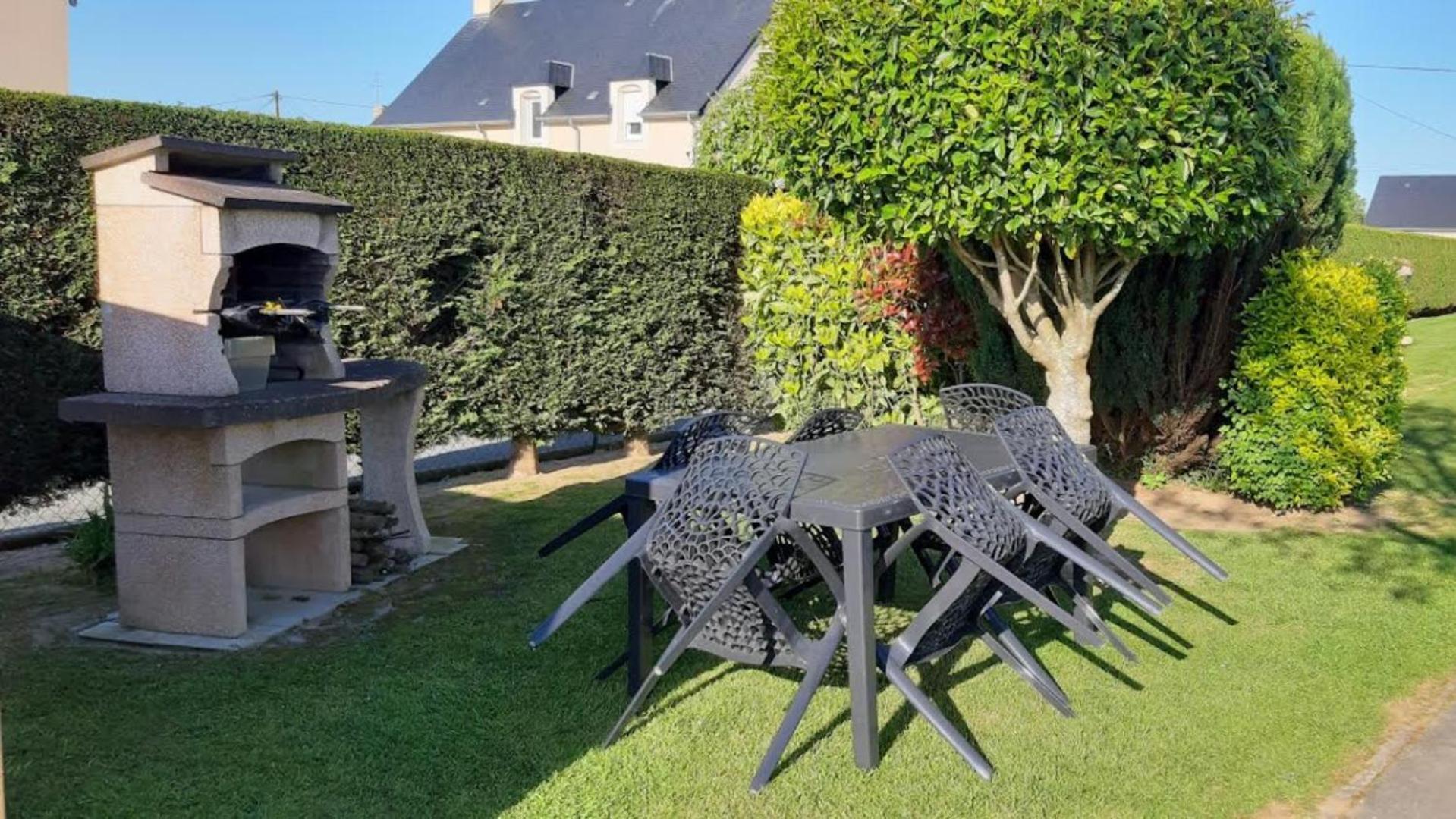 Gite "Au P'Tit Tourois" De Plain-Pied Tout Confort Avec Veranda Proche D'Omaha Beach Et De Bayeux Accueillant Les Animaux 外观 照片